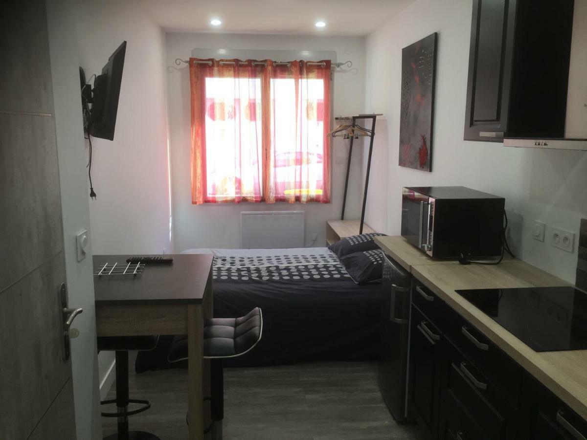 Le Studio De Moliere Montluçon Zewnętrze zdjęcie